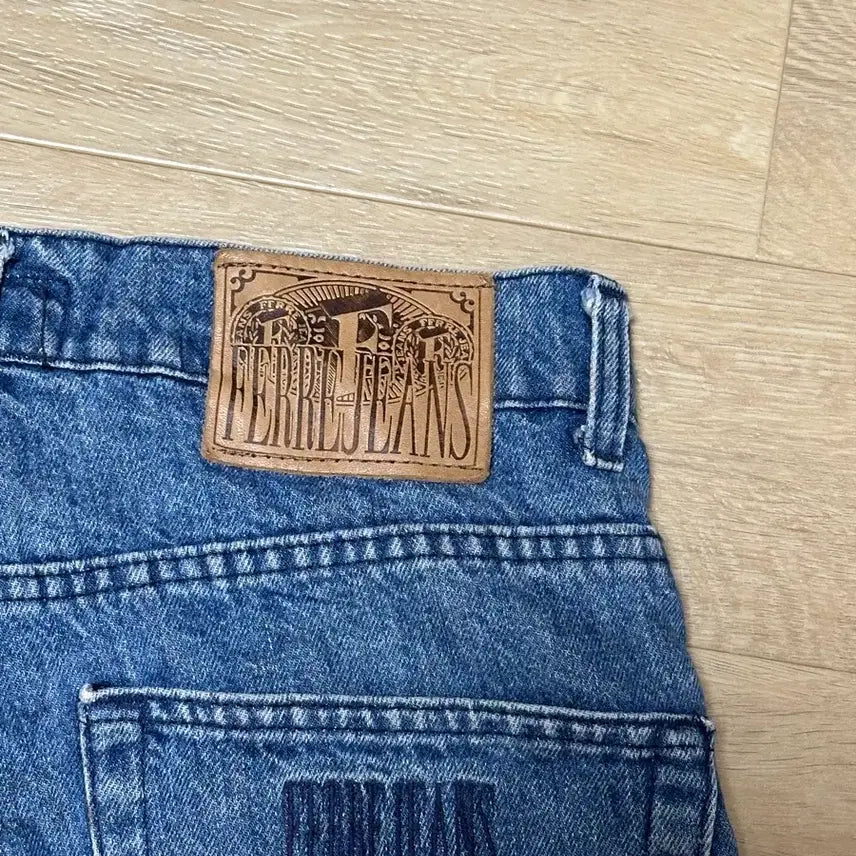 [BUNJANG] Pelle Pelle 90s Embroidered Denim Pants / [32] 90s 펠레펠레 자수 포인트 데님 팬츠