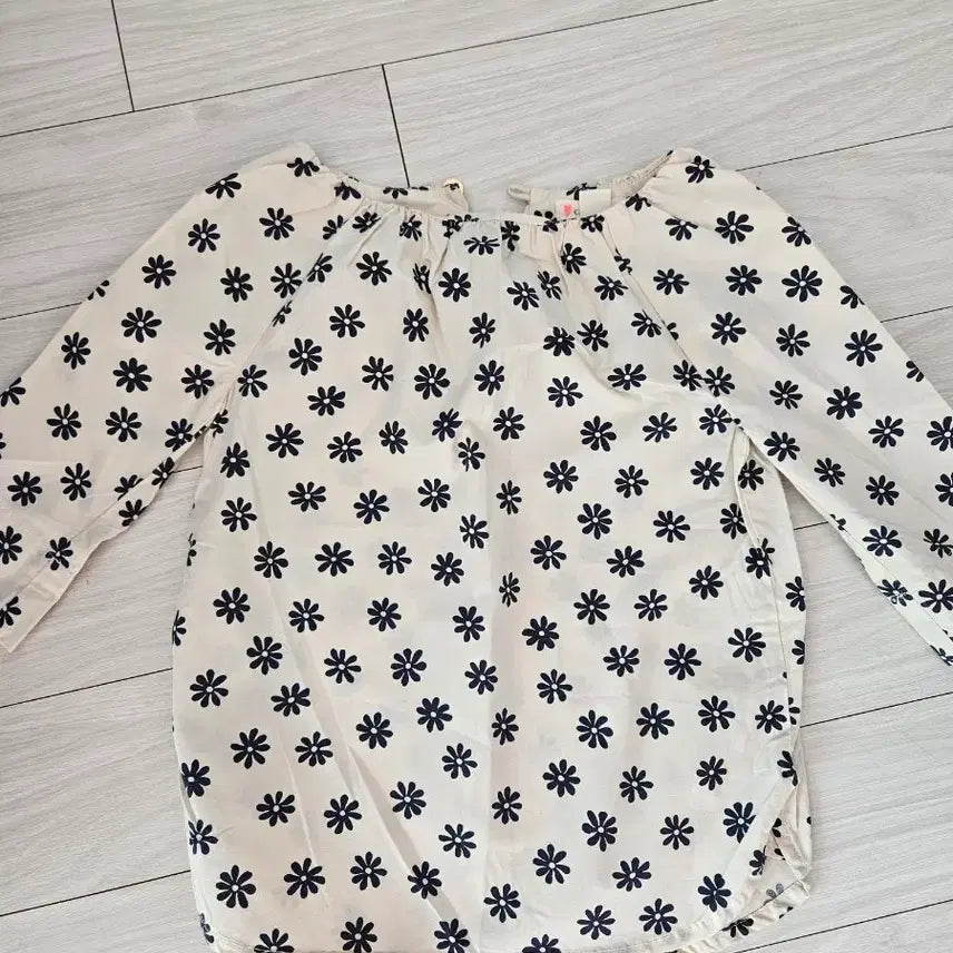 [BUNJANG] Ivory Floral Long Sleeve Shirt / 아이보리 꽃무늬 롱 슬리브