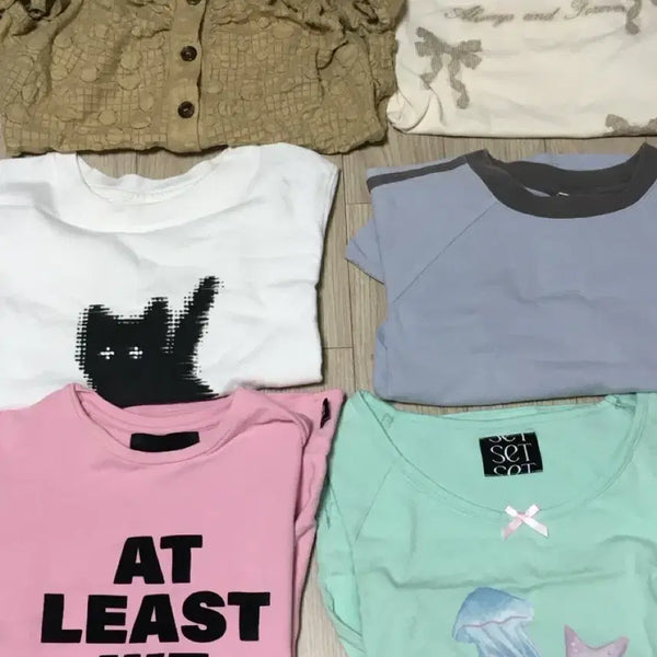 [BUNJANG] Various Brands T-Shirt Bundle / 반팔 대량 정리 (유희, aeae, 쎄쎄쎄, 파르티멘토우먼, 쎄무아듀, 로제프란츠, 로긴앤로지)
