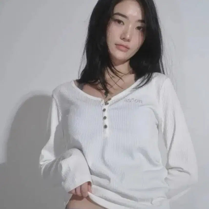 [BUNJANG] Az on Button T-Shirt / 애즈온 버튼티
