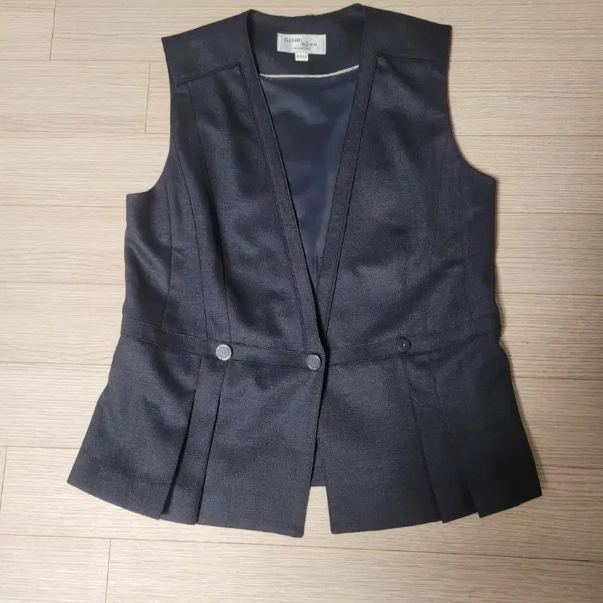 [BUNJANG] Zenith by Jae Jae Navy Wool Blend Pintuck Vest 55M / Zenith by Jae Jae 네이비 울 혼방 핀턱 베스트 55M