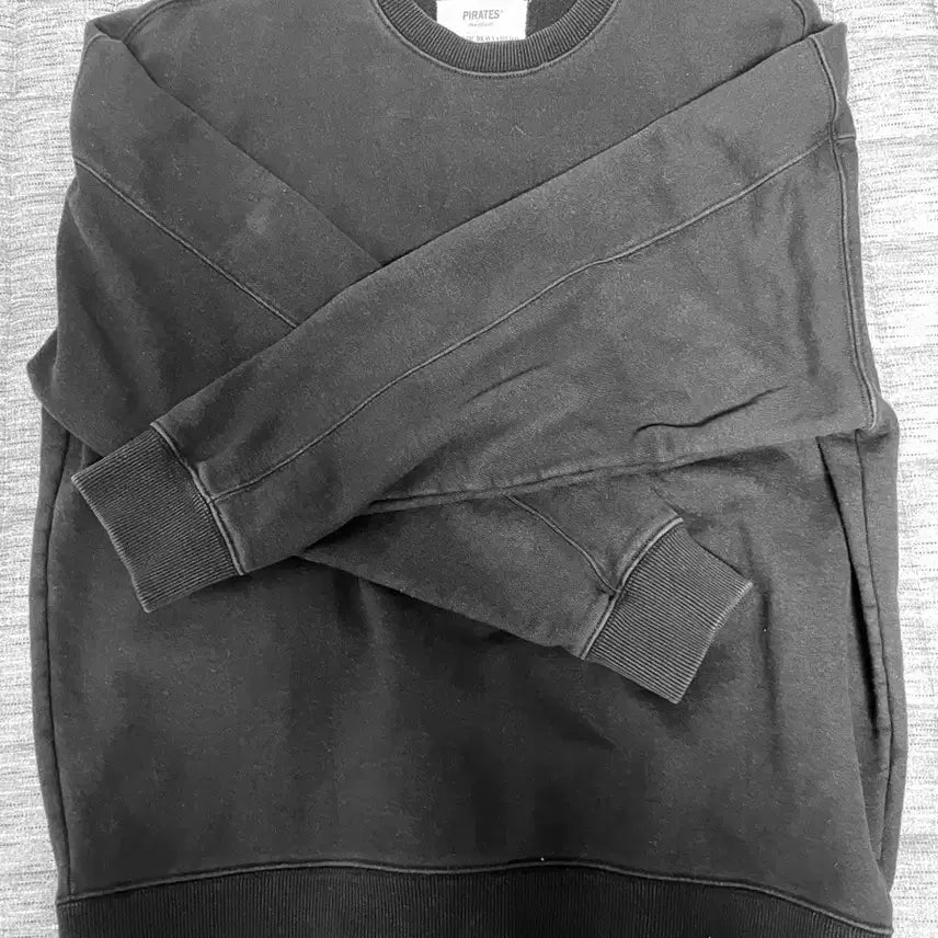 [BUNJANG] Romantic Pirates Sweatshirt Black M / 로맨틱파이어리츠 스웨트셔츠 블랙 M사이즈