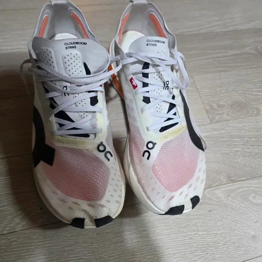 [BUNJANG] On Running Cloudboom Strike Running Shoes (Size 255) / 온러닝 클라우드붐 스트라이크 (255)