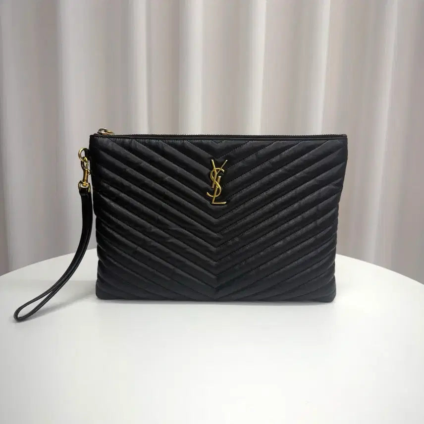[BUNJANG] Saint Laurent Matelassé Clutch Black Gold Hardware Medium / [미디움] 생로랑 마틀라세 클러치 블랙 금장
