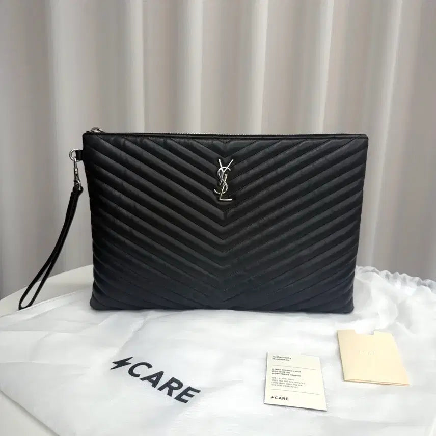 [BUNJANG] Saint Laurent Matelassé Clutch Black Silver Hardware / [라지] 생로랑 마틀라세 클러치 블랙 은장