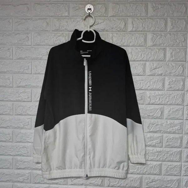 [BUNJANG] Under Armour Windbreaker SM/P/CH Black/White / 언더아머 바람막이 SM/P/CH 블랙/화이트