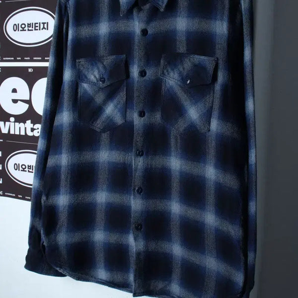 [BUNJANG] Needlework Ombre Check Two-Pocket Shirt (XL-2XL) / (XL-2XL) 니들워크 셔츠 남방 투포켓 옴브레 체크-H37452