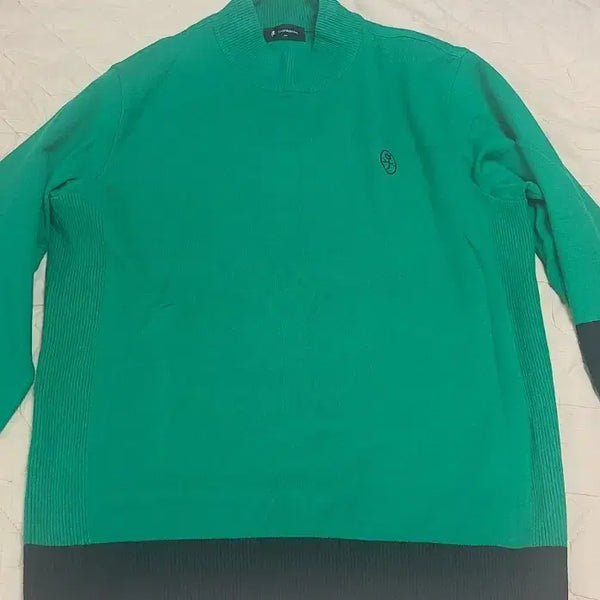 [BUNJANG] Castelbajac Mock Neck Polar Green Black Size 105 / 까스텔바작 반목 폴라 그린 블랙색상