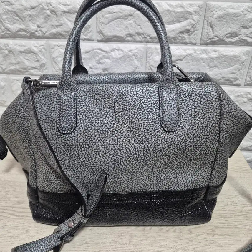 [BUNJANG] Bruno Magli Leather Shoulder Bag / 부르노말리