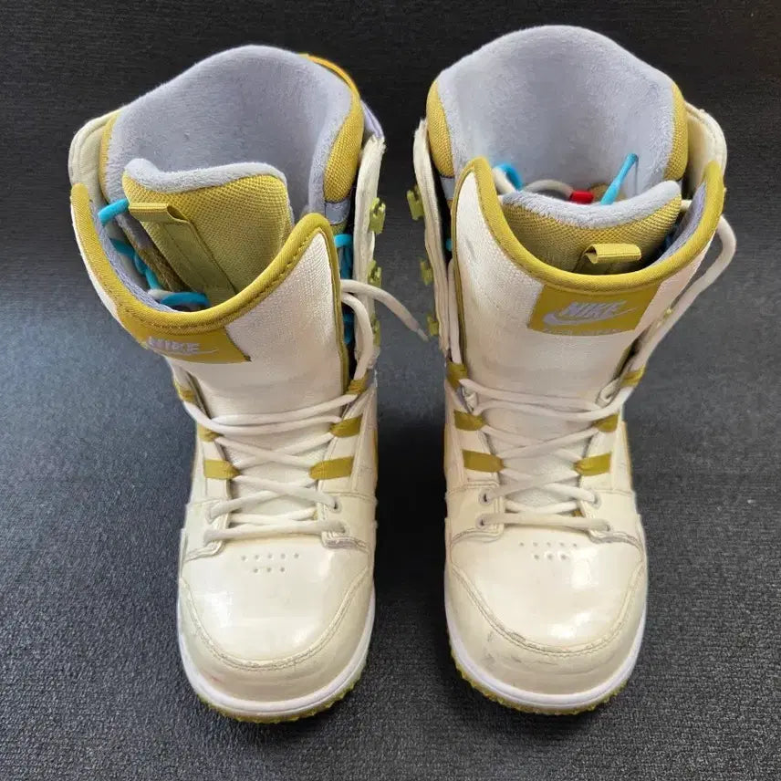 [BUNJANG] Nike Snowboard Boots 235mm / 나이키 스노우보드 부츠 235mm
