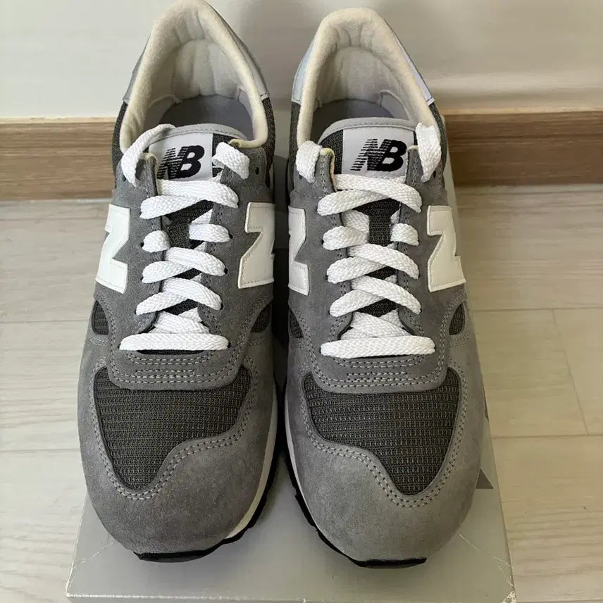 [BUNJANG] New Balance 990v1 "Grey" Sneakers (Size 270) / 뉴발란스 990v1 270