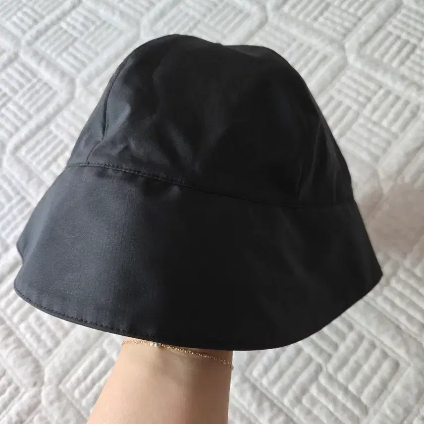 [BUNJANG] COS Tie-back Nylon Bucket Hat / 코스 타이백 나일론 버킷햇