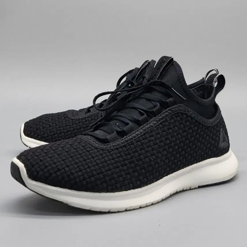 [BUNJANG] Reebok Plus Runner Black Sneakers 250 / q 리복 플러스러너 블랙 운동화250