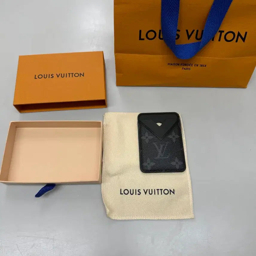 [BUNJANG] Louis Vuitton MagSafe Card Holder / 루이비통 맥세이프 카드지갑