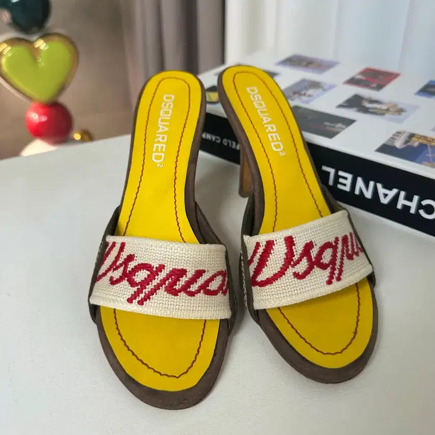 [BUNJANG] DSQUARED2 Suede Yellow Mule with Canvas Logo Strap (Size 38) / (새상품급) 디스퀘어드2 캔버스 로고 스트랩 스웨이드 옐로우 뮬 38