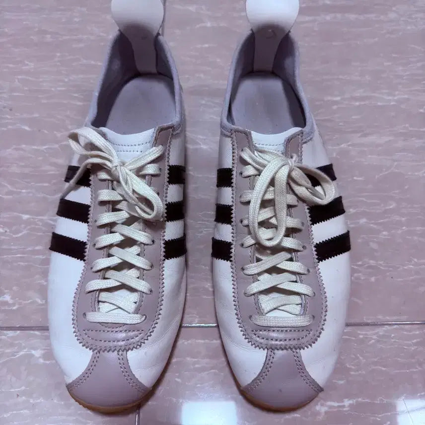 [BUNJANG] Adidas Japan Off-White Core Black 295 / 아디다스 재팬 오프 화이트 코어 블랙 295