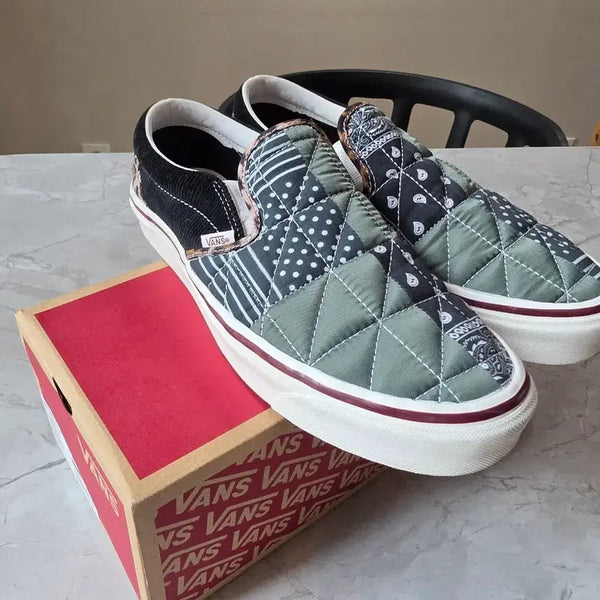 [BUNJANG] Vans Slip-On Sneakers (Size 275) / 반스 슬립온 275사이즈