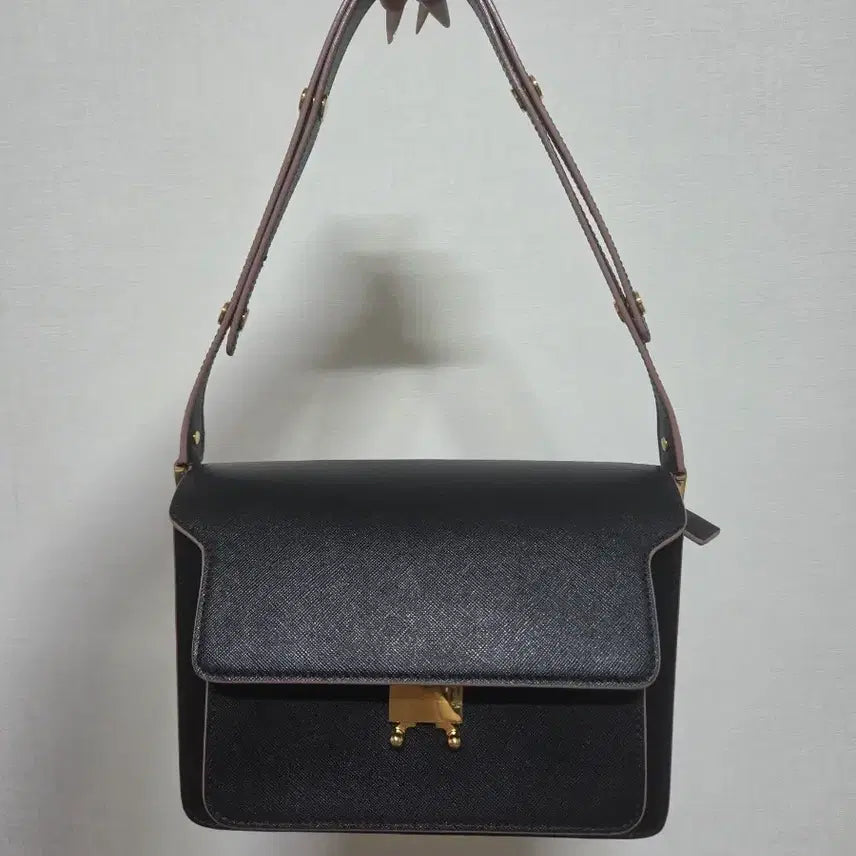 [BUNJANG] Marni Trunk Saffiano Medium Black Shoulder & Cross Bag / 마르니 트렁크 사피아노 미듐 블랙