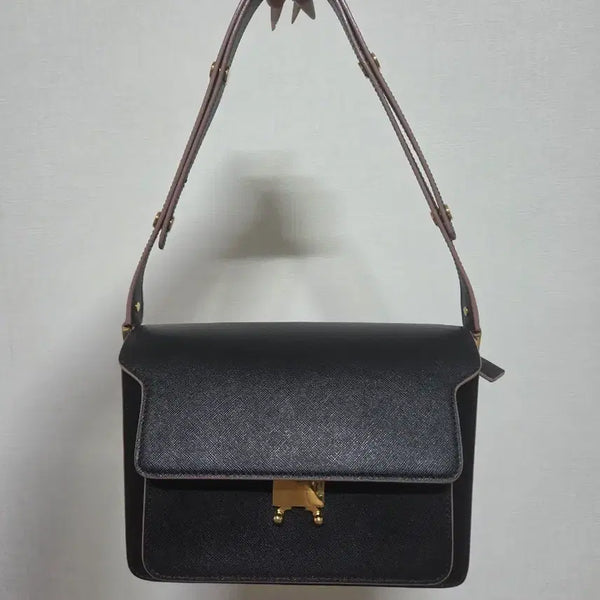 [BUNJANG] Marni Trunk Saffiano Medium Black Shoulder & Cross Bag / 마르니 트렁크 사피아노 미듐 블랙