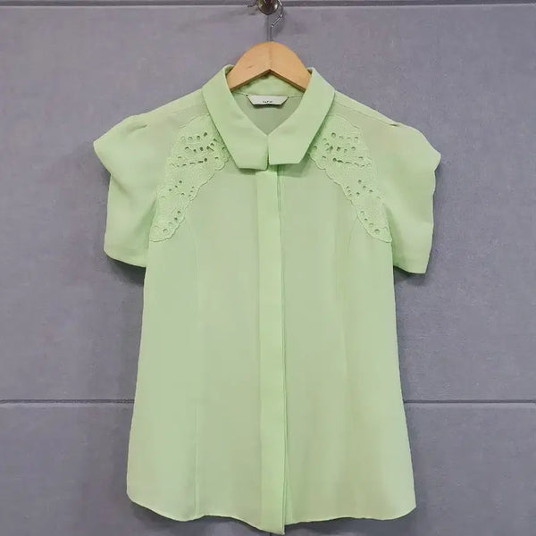[BUNJANG] SATIN Lime Eyelet Blouse / #SATIN 라임색 아일렛 블라우스 88-165