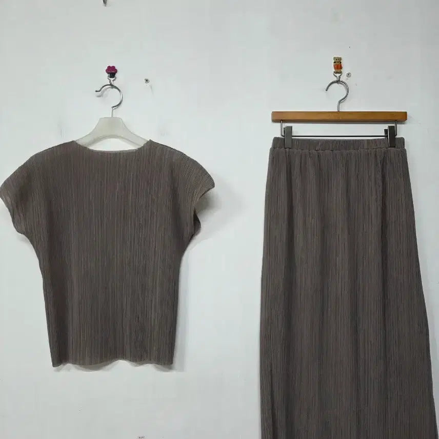 [BUNJANG] Nutoov Pleated Setup Set / 누토브 플리츠 셋업