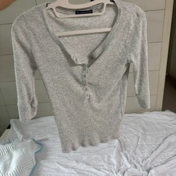 [BUNJANG] Brandy Melville Grey Cardigan / 브랜디멜빌 가디건 그레이