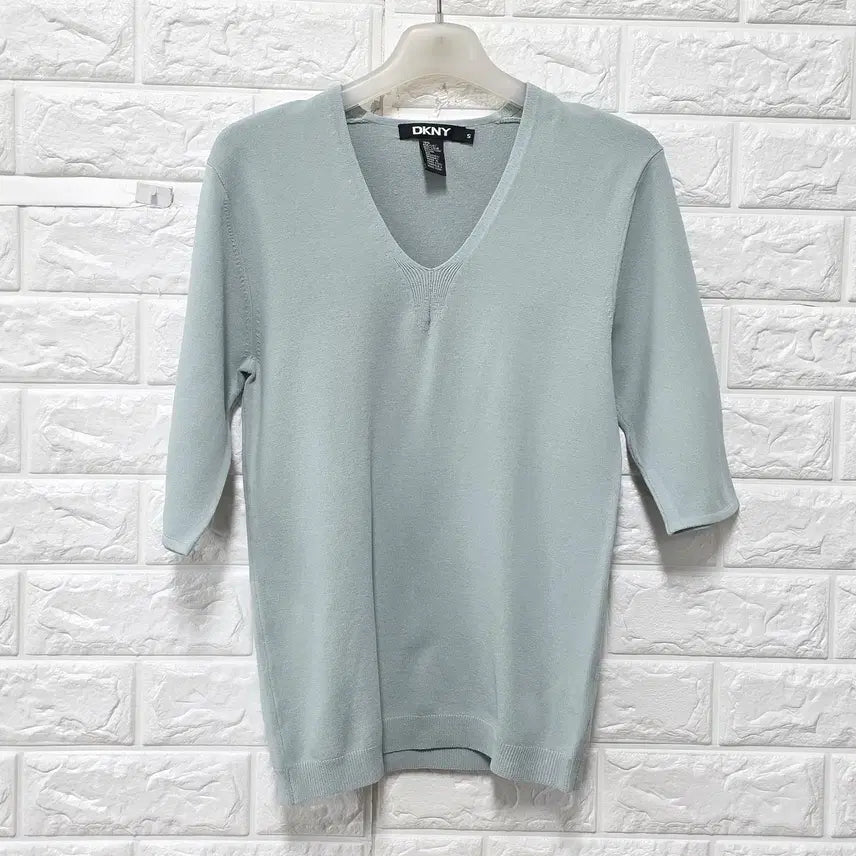 [BUNJANG] DKNY V-Neck Short Sleeve T-Shirt E761 / S DKNY V넥 반팔 티 E761