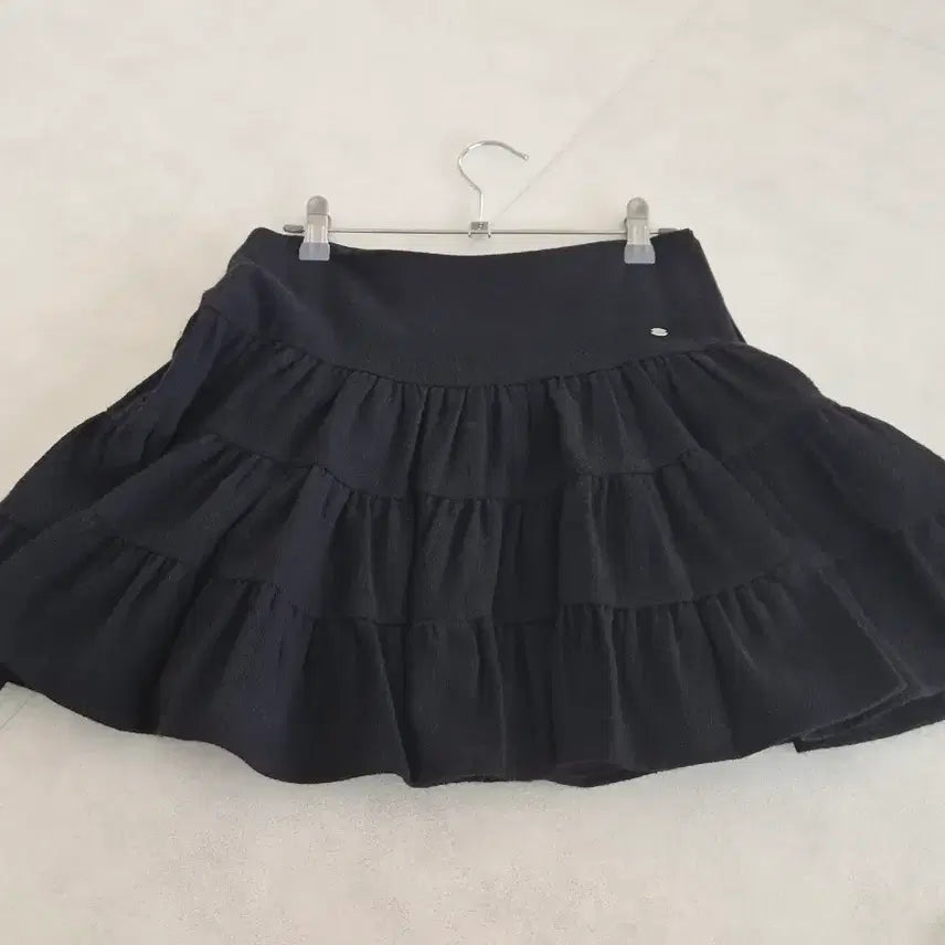 [BUNJANG] HOWVAS Ruffle Skirt Black S / 호와스 러플 스커트 블랙 S
