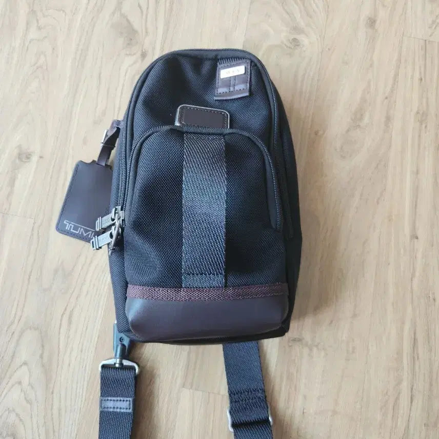 [BUNJANG] Tumi Sling Bag Black / 투미 슬링백 블랙