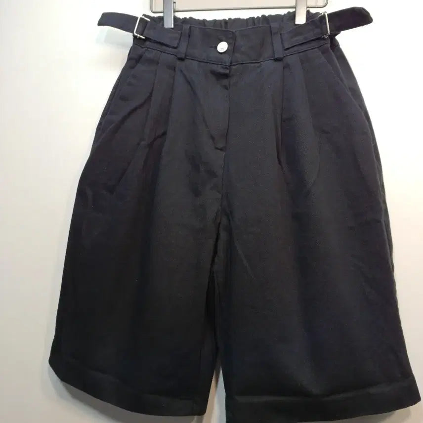 [BUNJANG] Black Pintuck Shorts (Size 26-28) / 블랙 핀턱 반바지 26~28사이즈   68030