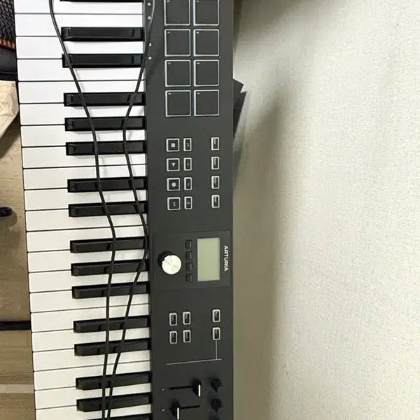 [BUNJANG] Arturia KeyLab Essential 61 MK3 Keyboard Controller / 아투리아 키랩 에센셜 61 MK3(새제품급)