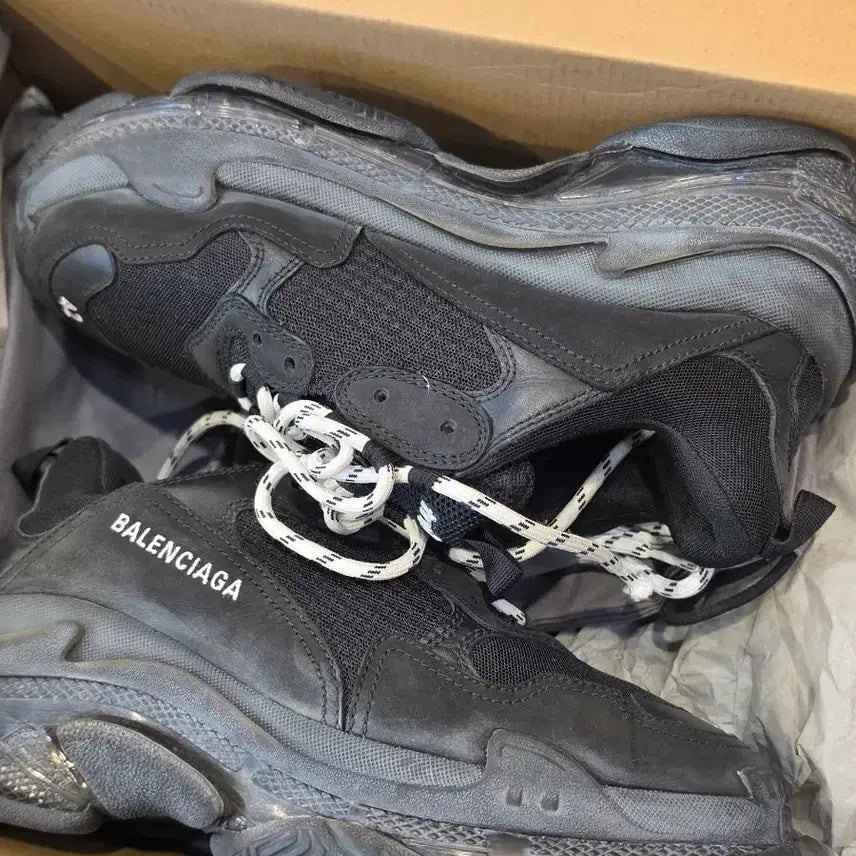 [BUNJANG] Balenciaga Triple S Black Size 42 / 발렌시아가 트리플S 블랙 42사이즈
