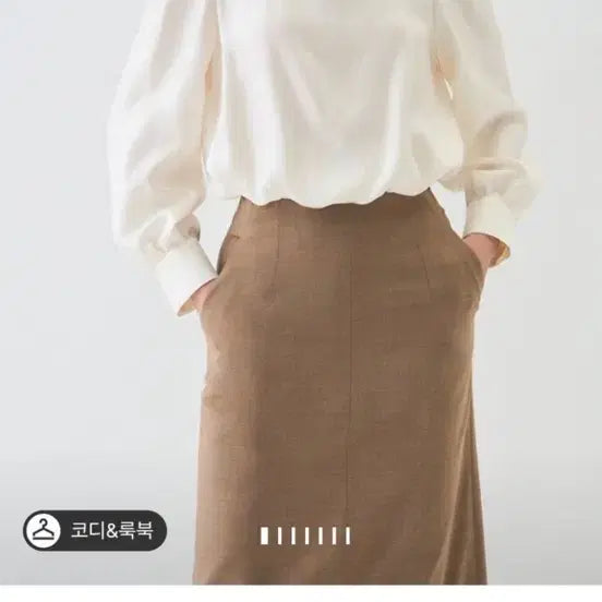[BUNJANG] Lanvin 2024 Silk Square Neck Chain Blouse / 24랑방 완판 블라우스 (새상품)