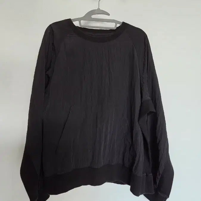 [BUNJANG] Overshort Damaged Black Sweatshirt - Medium / OVER SHORT DAMAGED 블랙 맨투맨 M