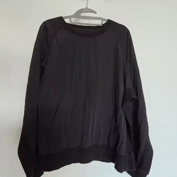 [BUNJANG] Overshort Damaged Black Sweatshirt - Medium / OVER SHORT DAMAGED 블랙 맨투맨 M