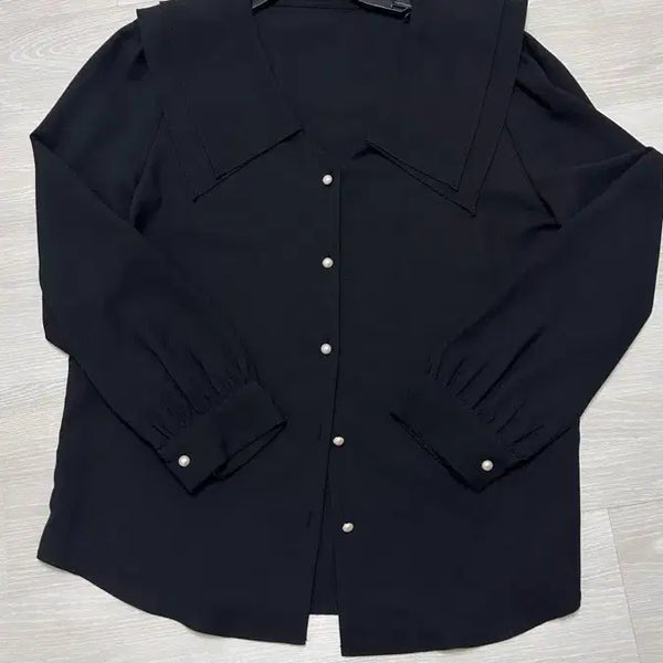 [BUNJANG] Sailor Collar Pearl Button Black Blouse / [연주복/단원복/하객룩] 세일러 빅카라 진주버튼 블랙 블라우스