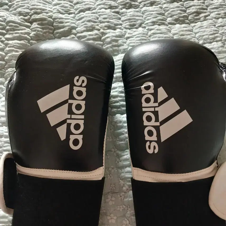 [BUNJANG] Adidas Boxing Gloves Black 10oz / 아디다스 복싱 글러브 블랙 10온즈