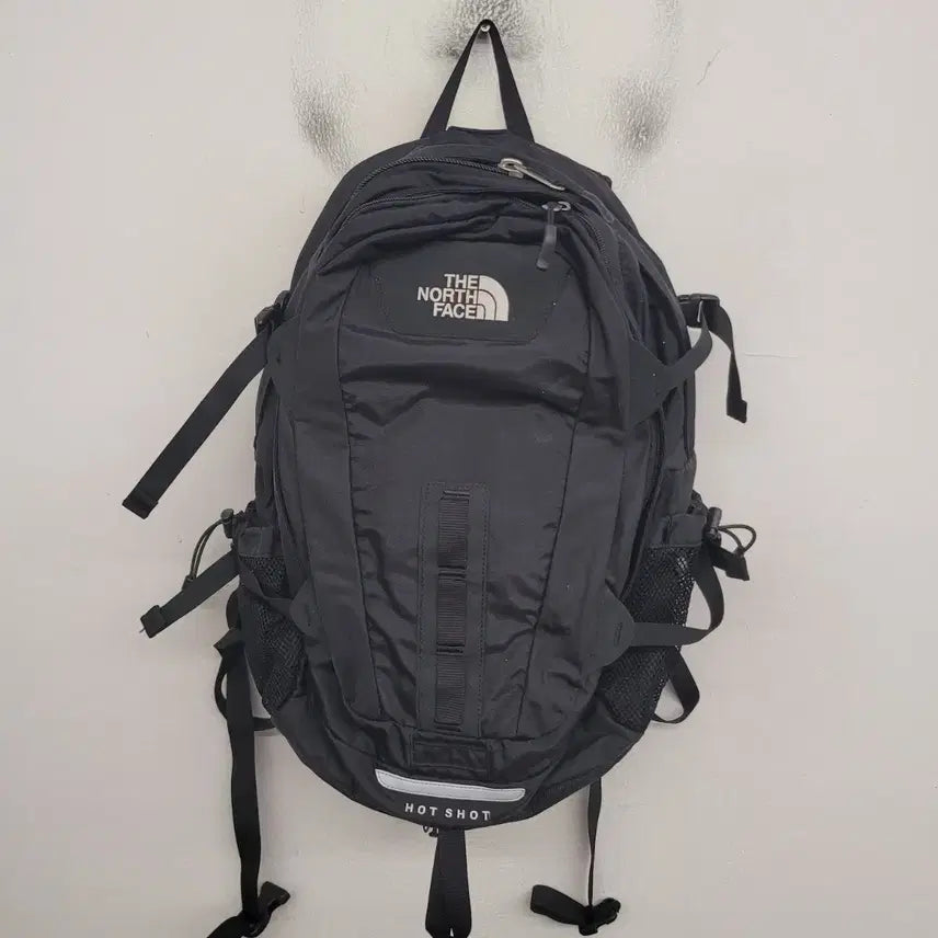 [BUNJANG] The North Face Hot Shot Backpack 28L / [28L size] 노스페이스 핫샷 백팩 가방