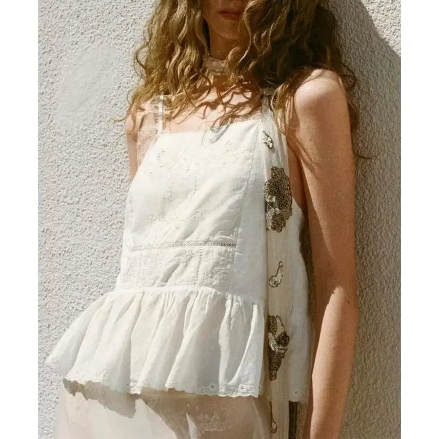 [BUNJANG] Zara White Embroidered Flower Top / 자라 Zara 화이트 자수 플라워 탑