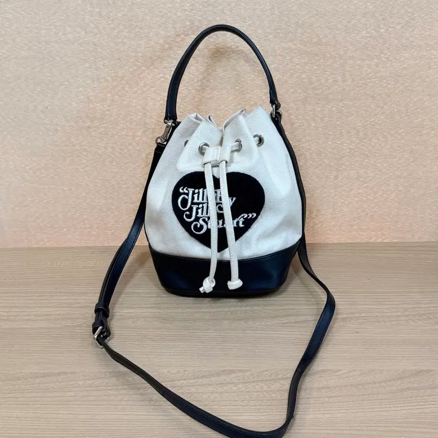 [BUNJANG] JILLSTUART NEW YORK Momo Canvas Cross Bag Navy / 질바이질스튜어트 모모 캔버스 크로스백 복조리백 여성가방 네이비