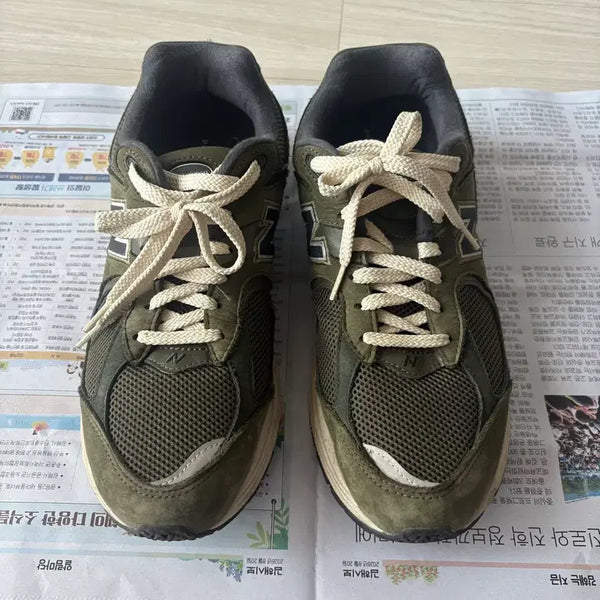 [BUNJANG] New Balance 2002R Khaki Suede Sneakers / 뉴발란스 2002R 카키 스웨이드 운동화 280