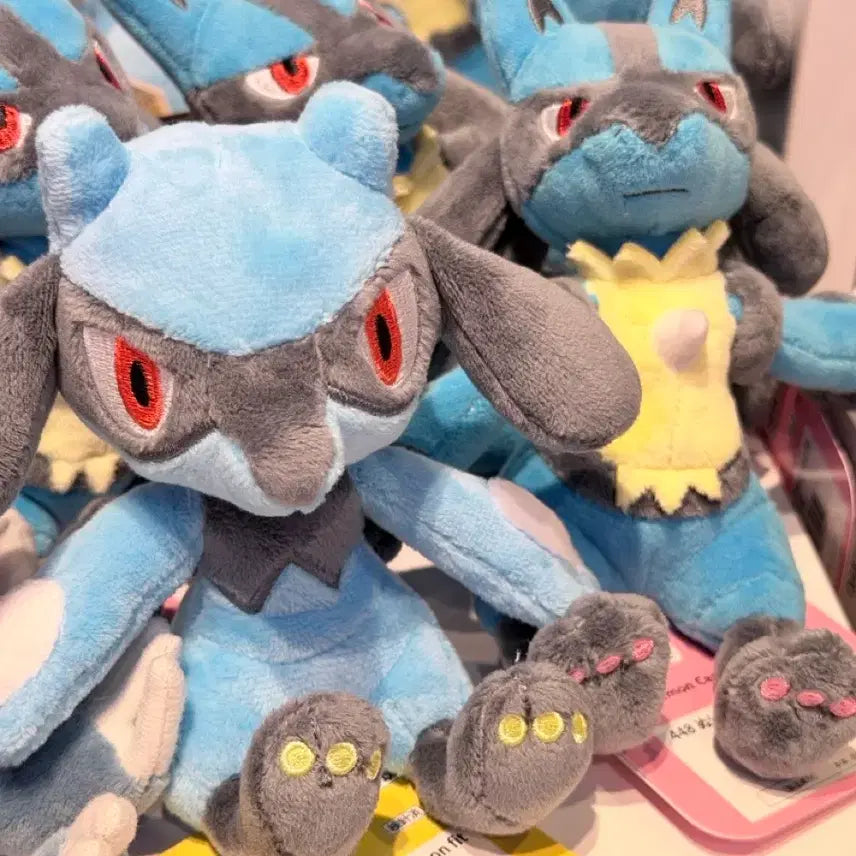 [BUNJANG] Pokemon Center Fit Plush Riolu Doll / 빠배수량) 포켓몬센터 핏 누이 리오르 인형