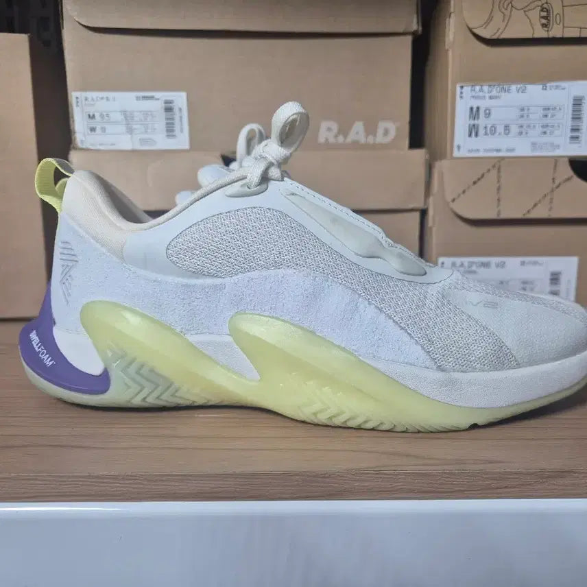 [BUNJANG] R.A.D ONE V2 Sunny Lime Shoes / [235] R.A.D ONE V2 SUNNY LIME 라드 원 써니 라임