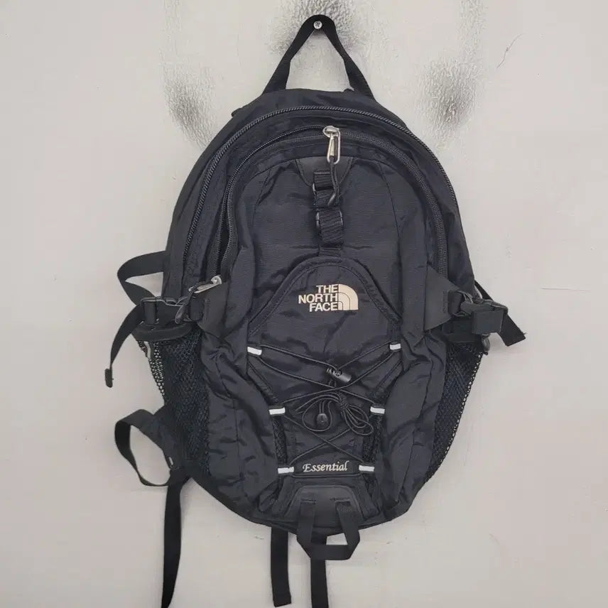 [BUNJANG] The North Face Essential Backpack 20L / [20L size] 노스페이스 에센셜 백팩 가방