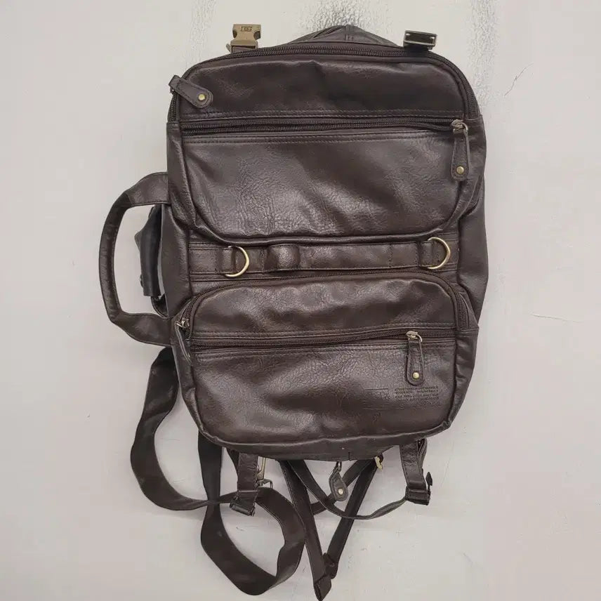 [BUNJANG] DC Shoes Leather Backpack / [free size] 디씨슈즈 가죽 백팩 가방