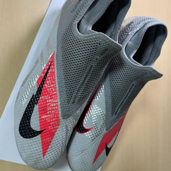 [BUNJANG] Nike Phantom Vision 2 Academy DF FG/MG Soccer Cleats 280mm / 나이키 팬텀 비전 2 아카데미 DF FG/MG 축구화 280mm
