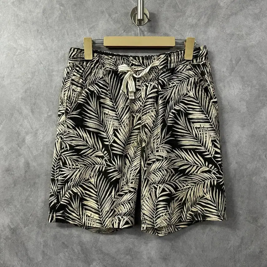 [BUNJANG] Buckaroo Men's Leaf Pattern Shorts Black/White Size 30 / 버커루 남성 나뭇잎 패턴 반바지 블랙/화이트 30사이즈