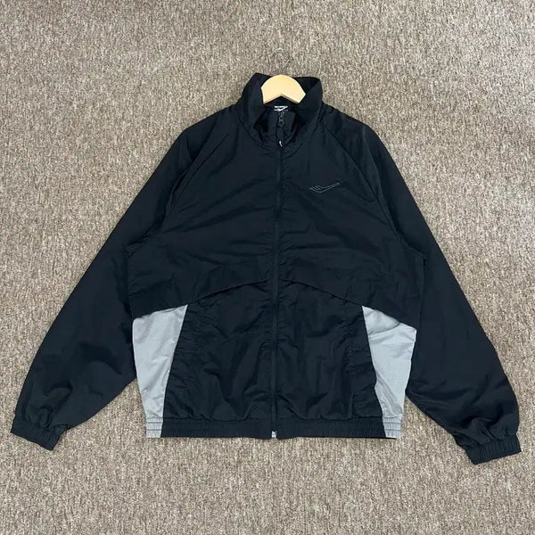 [BUNJANG] Prospecs Original Windbreaker Black / 프로스펙스 오리지널 바람막이 100 블랙