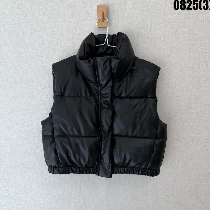 [BUNJANG] Short Leather Padded Vest / 블랙 숏 가죽패딩 조끼 38