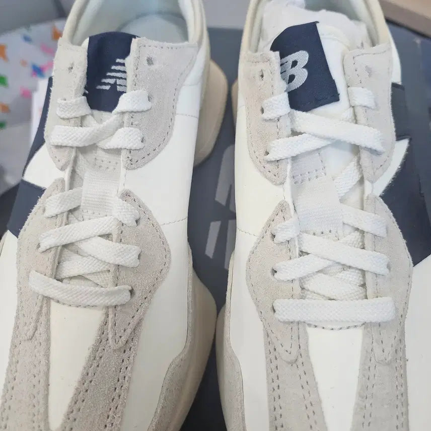 [BUNJANG] New Balance WS327KB Sneakers / WS327KB 260/275(하자상품)